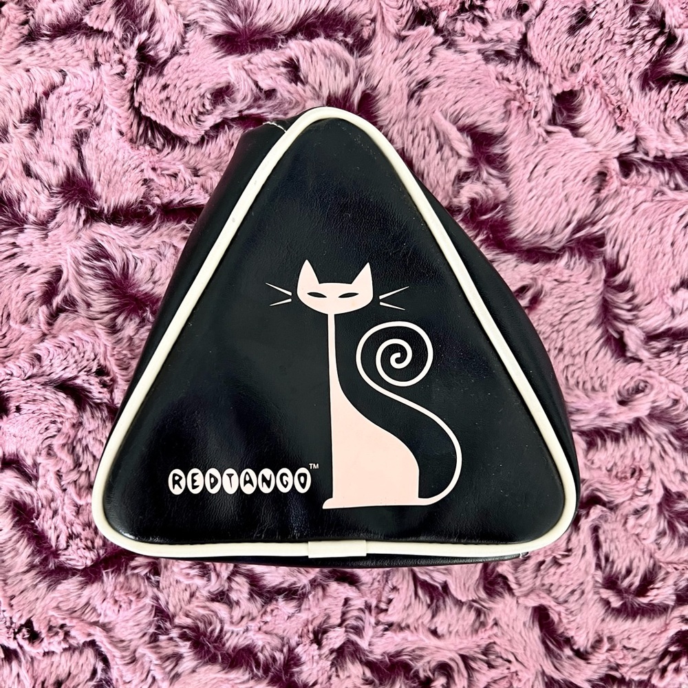 Redtango triangle pink cat clutch